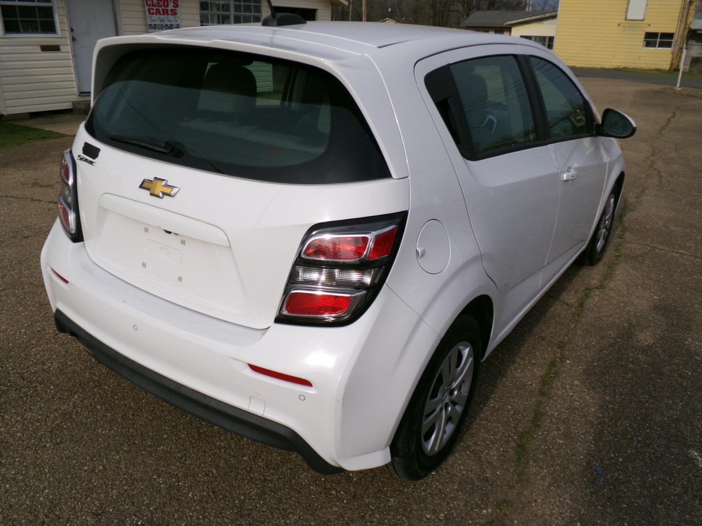 2020 White /gray Chevrolet Sonic LT (1G1JG6SB6L4) with an 1.4L Ecotec engine, automatic transmission, located at 401 First NE, Bearden, AR, 71720, (870) 687-3414, 33.726528, -92.611519 - Photo#17